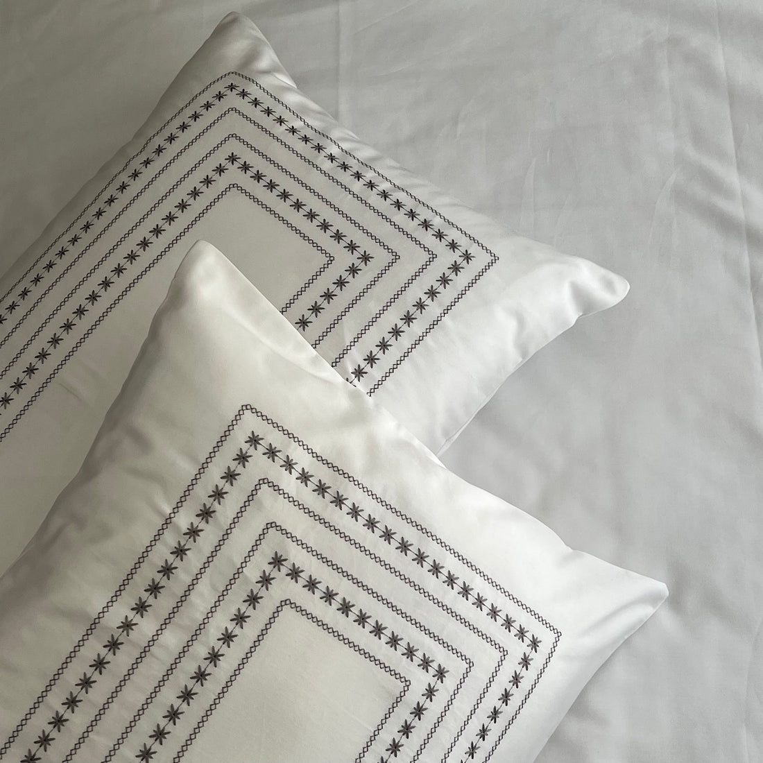 Minisol White Cotton Bed Sheet Set