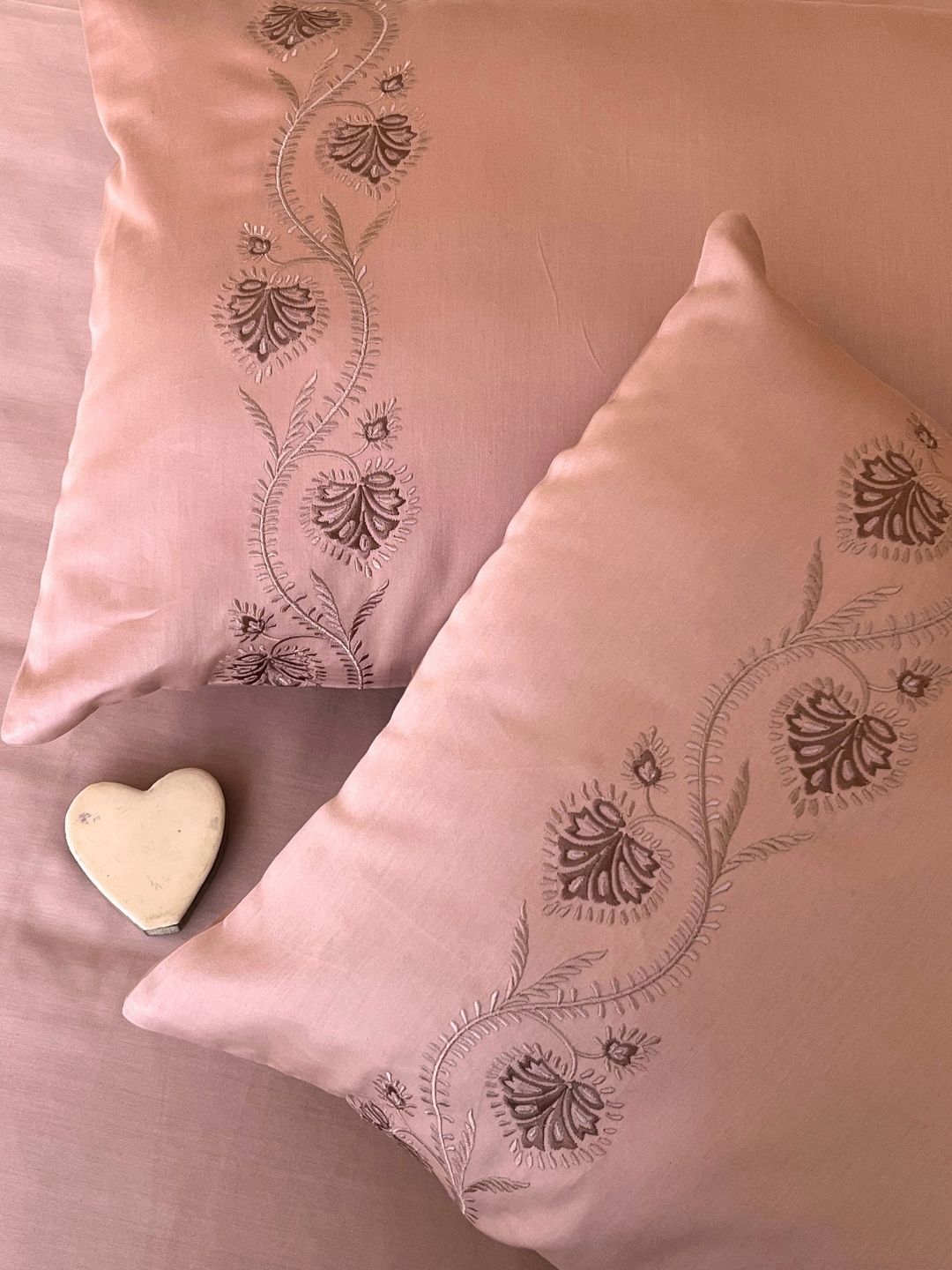 Iris Rose 300TC Cotton Bed Sheet with 2 Embroidered Pillow Covers