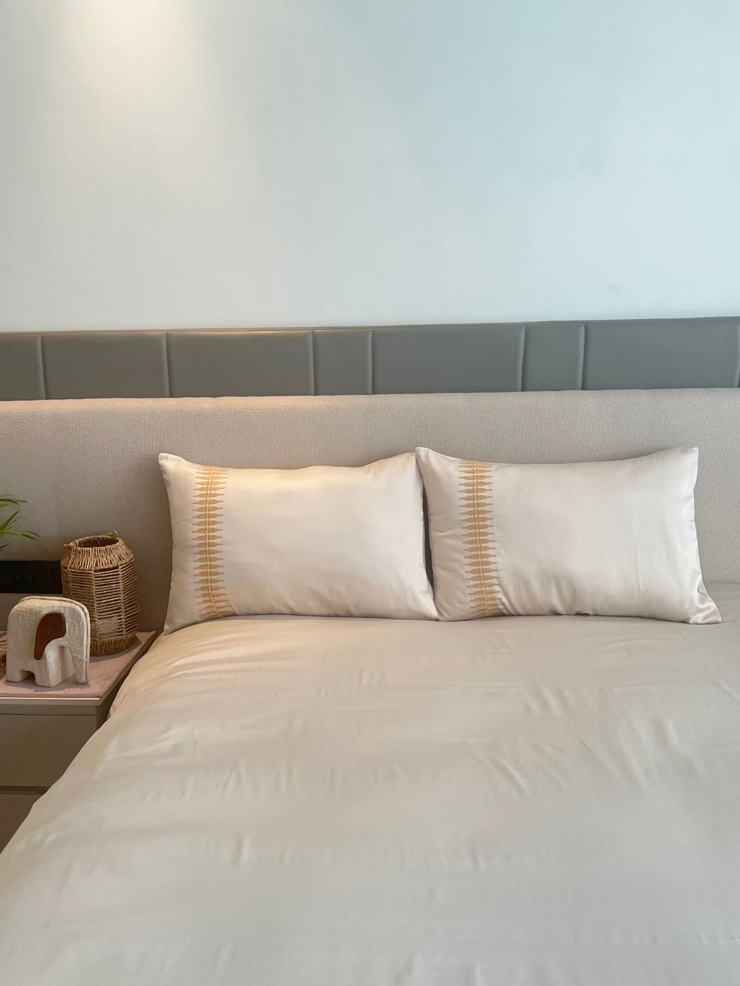 Stella Oats Beige 300TC Cotton Bed Sheet with 2 Embroidered Pillow Covers