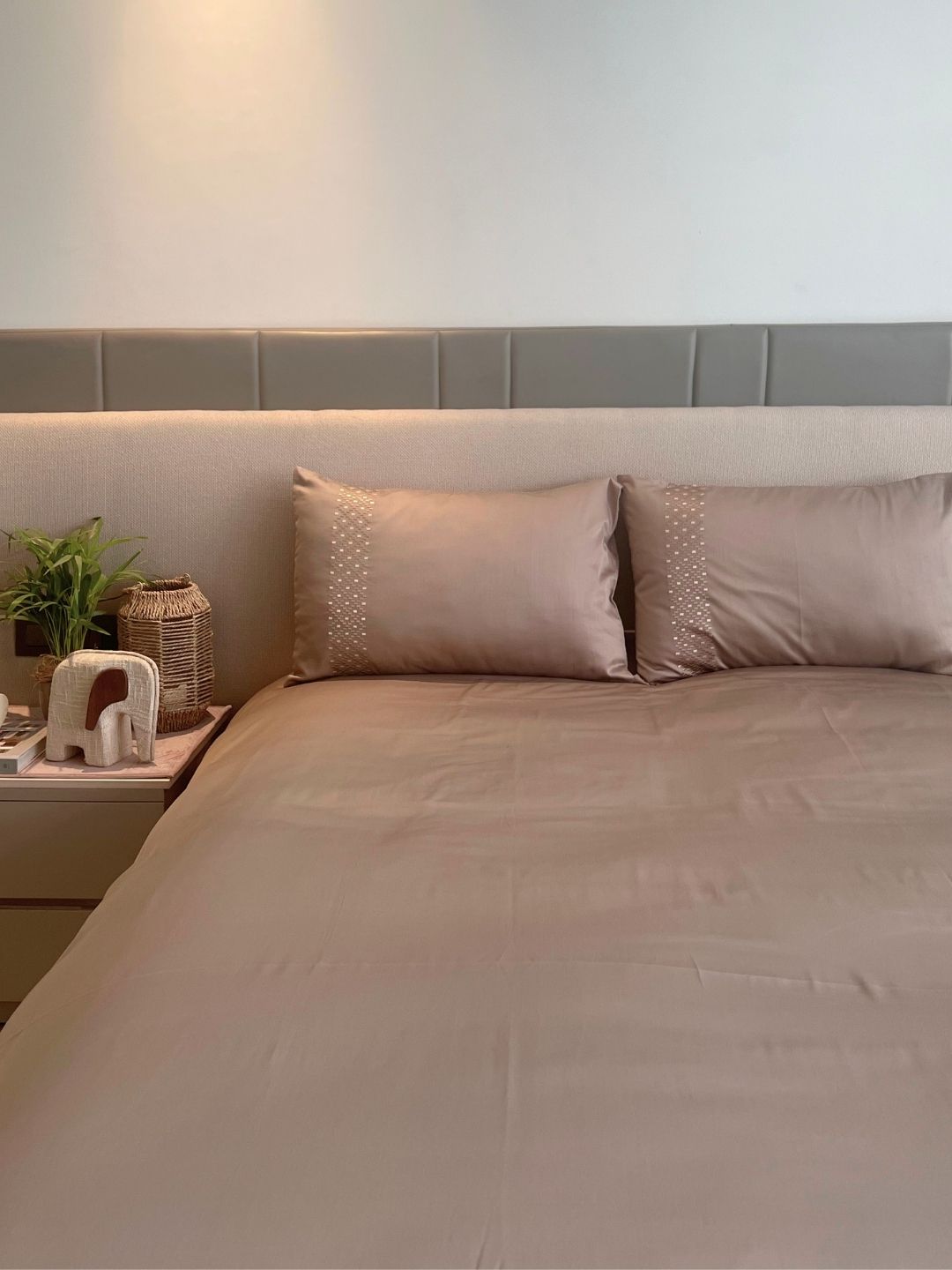 Tessa Mocha 300TC Cotton Bed Sheet with 2 Embroidered Pillow Covers