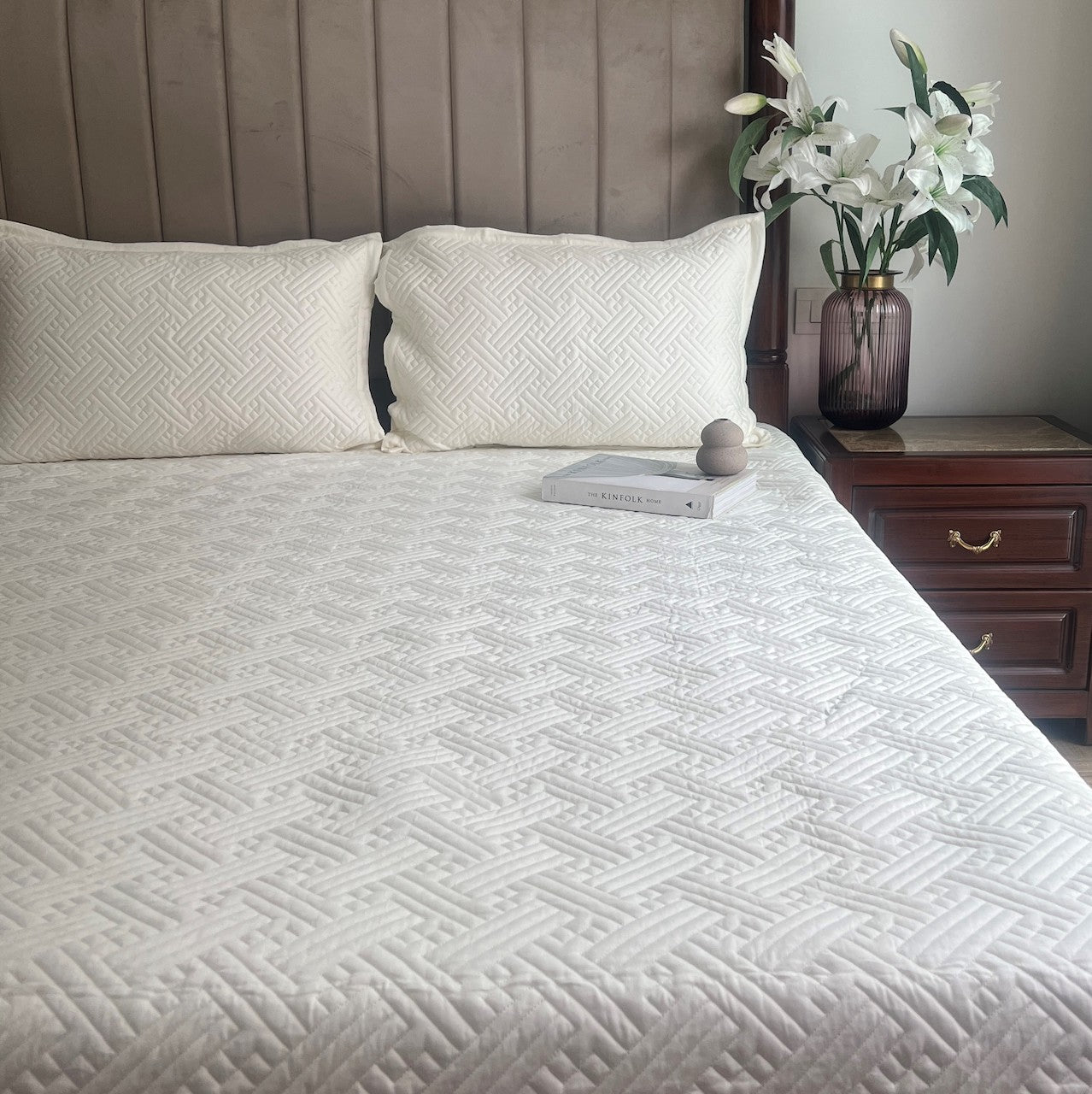 Triumph Ivory Cotton Reversible Bedspread
