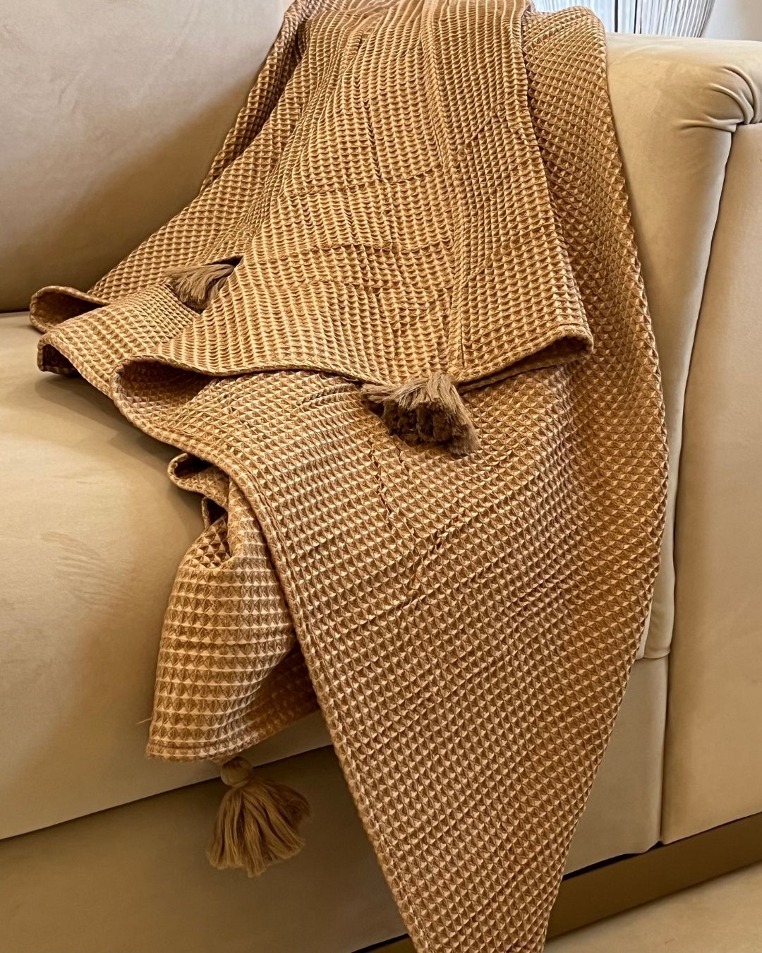 Mocha Honeycomb woven throw with tassels