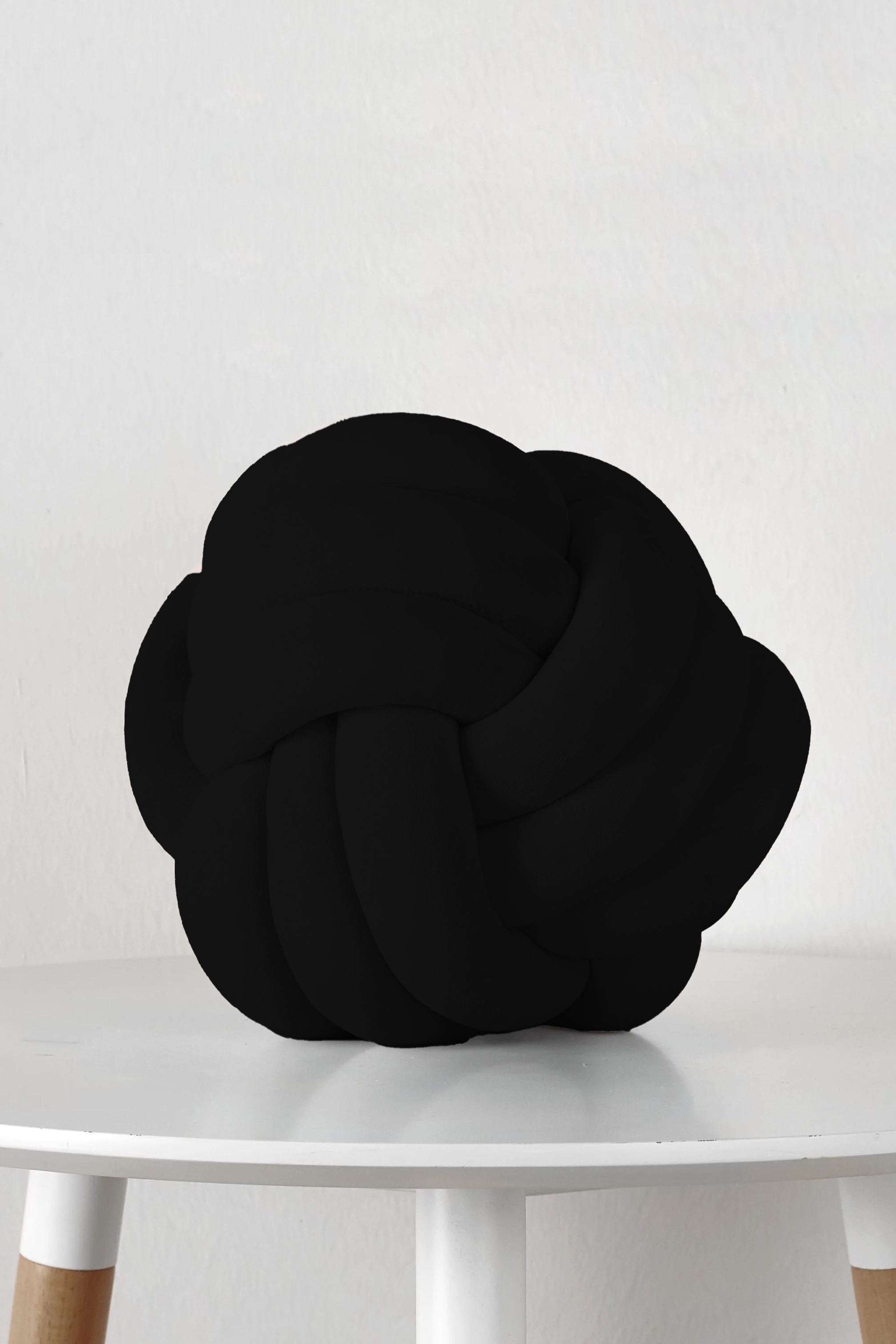 Nico Big Knotted Pillow - Black