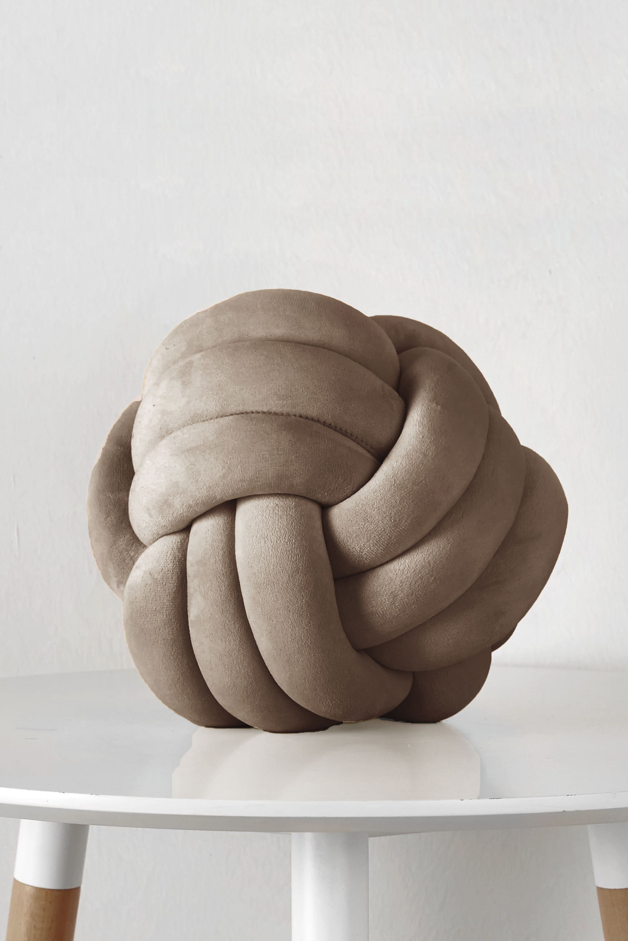 Nico Big Knotted Pillow - Brown