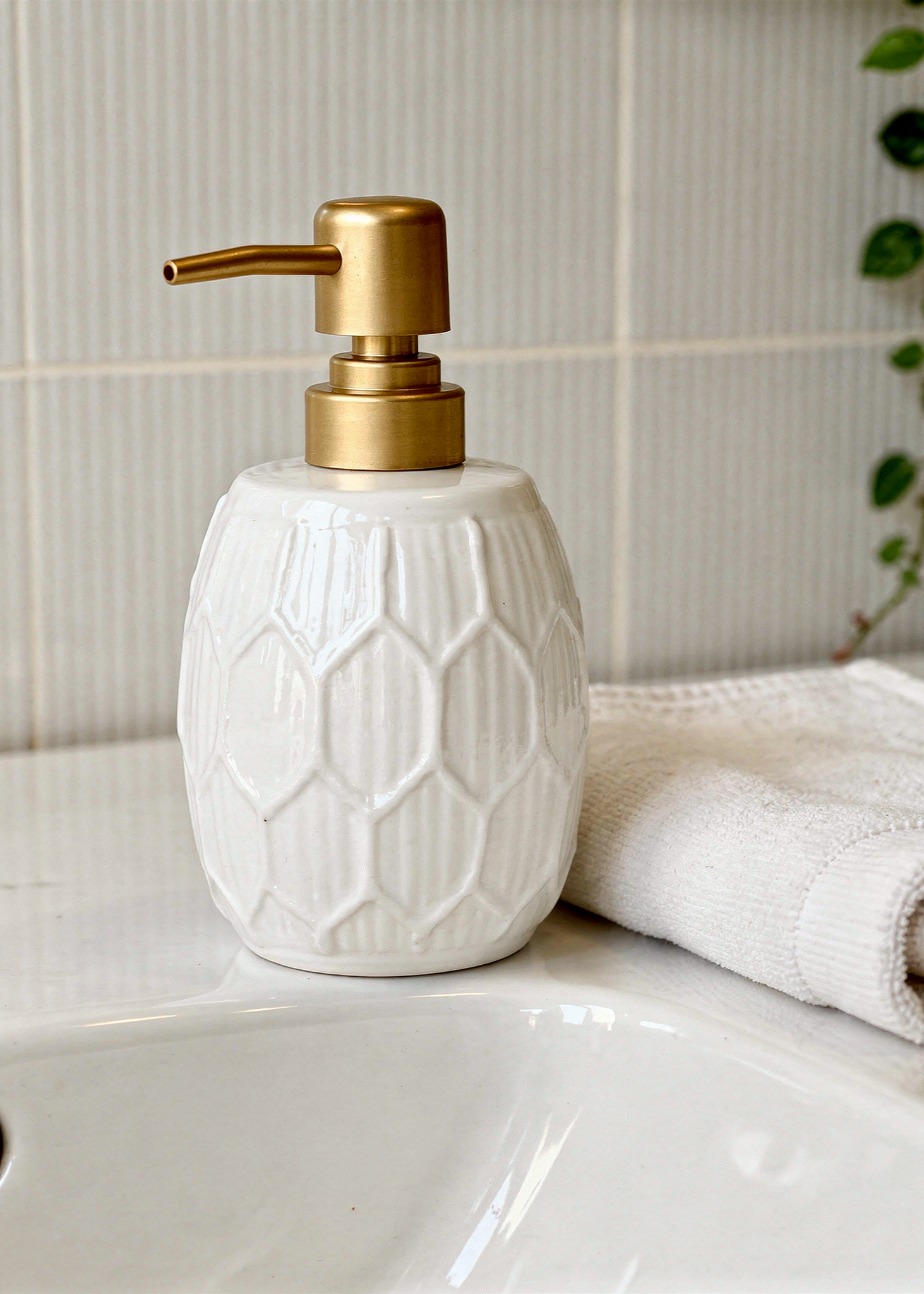 Luna Soap Dispenser White