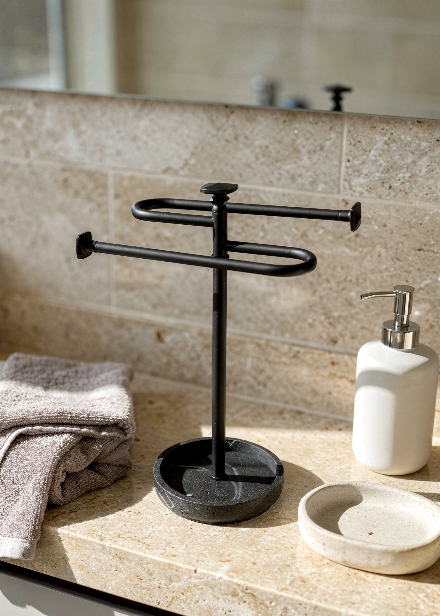 Halo Hand Towel Stand - Black
