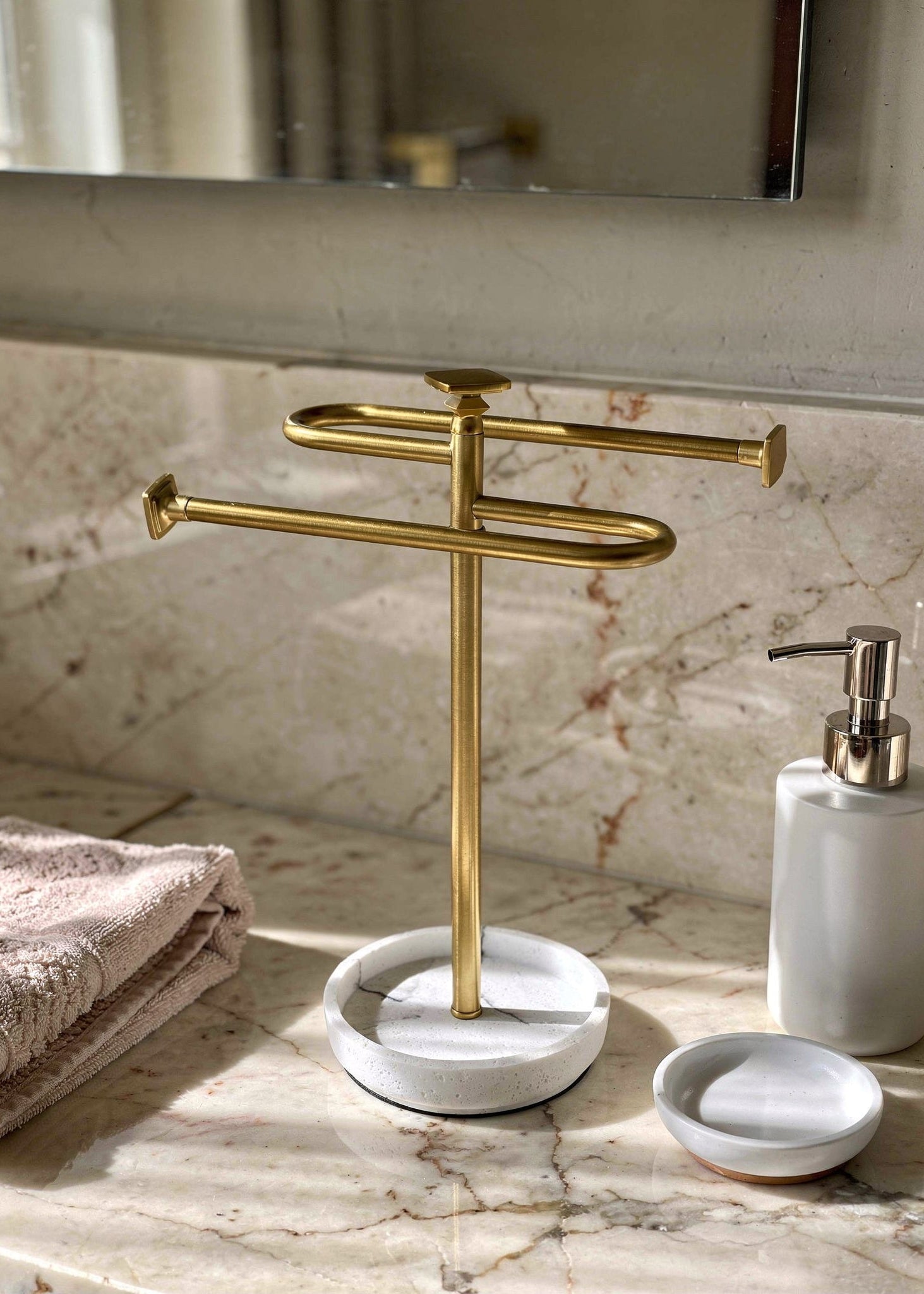 Halo Hand Towel Stand - White