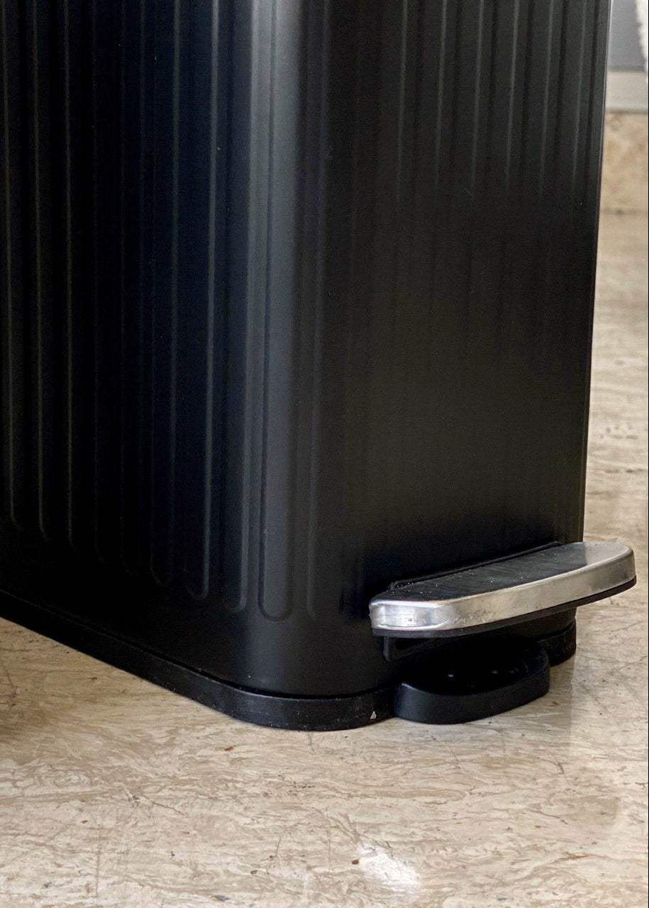 Verve Metallic Dustbin - Black (6L)