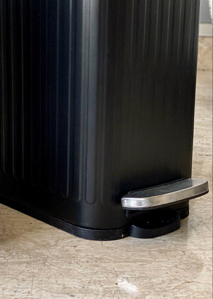 Verve Metallic Dustbin - Black (6L)