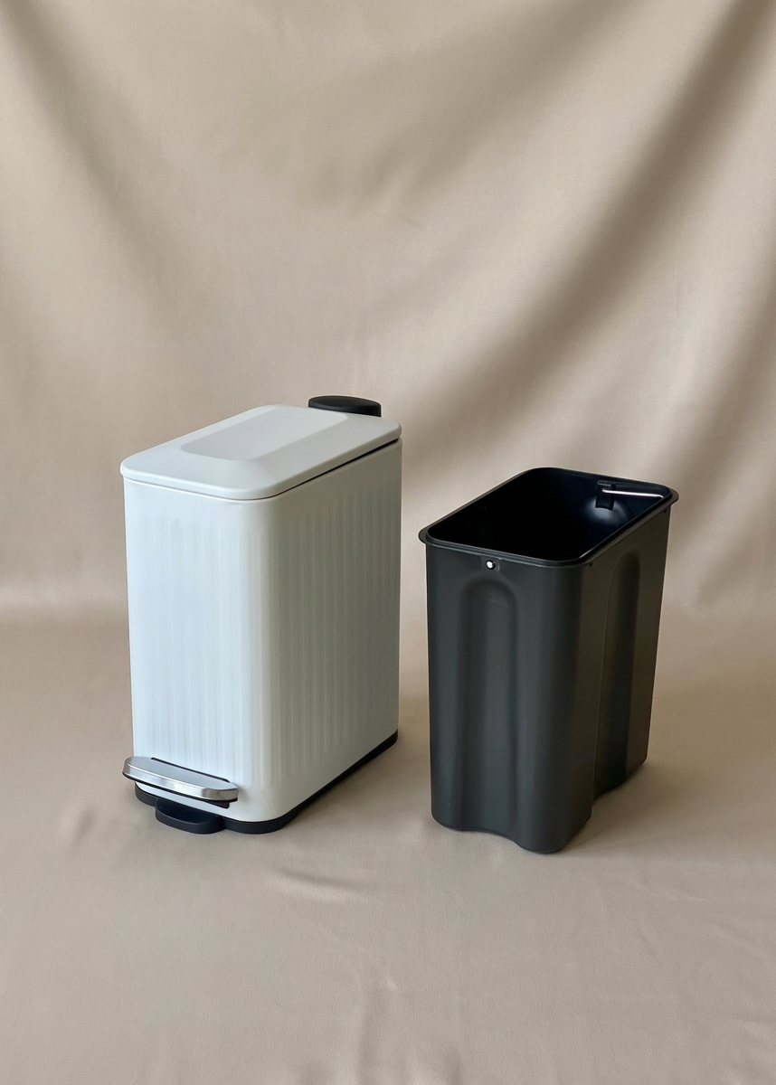 Verve Metallic Dustbin - White (6L)