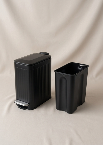 Verve Metallic Dustbin - Black (6L)