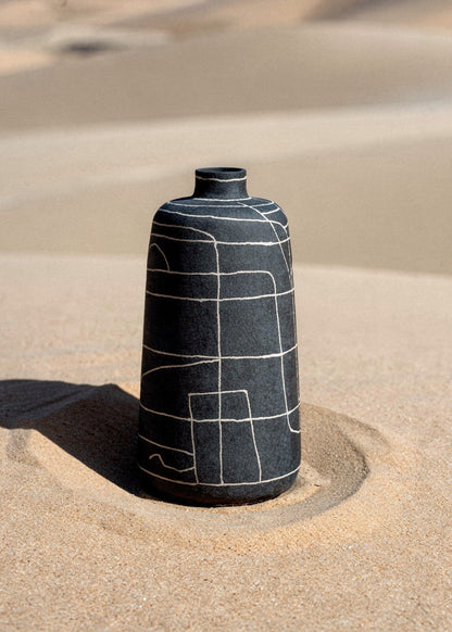 Dune Terra Vase - Black (Small)