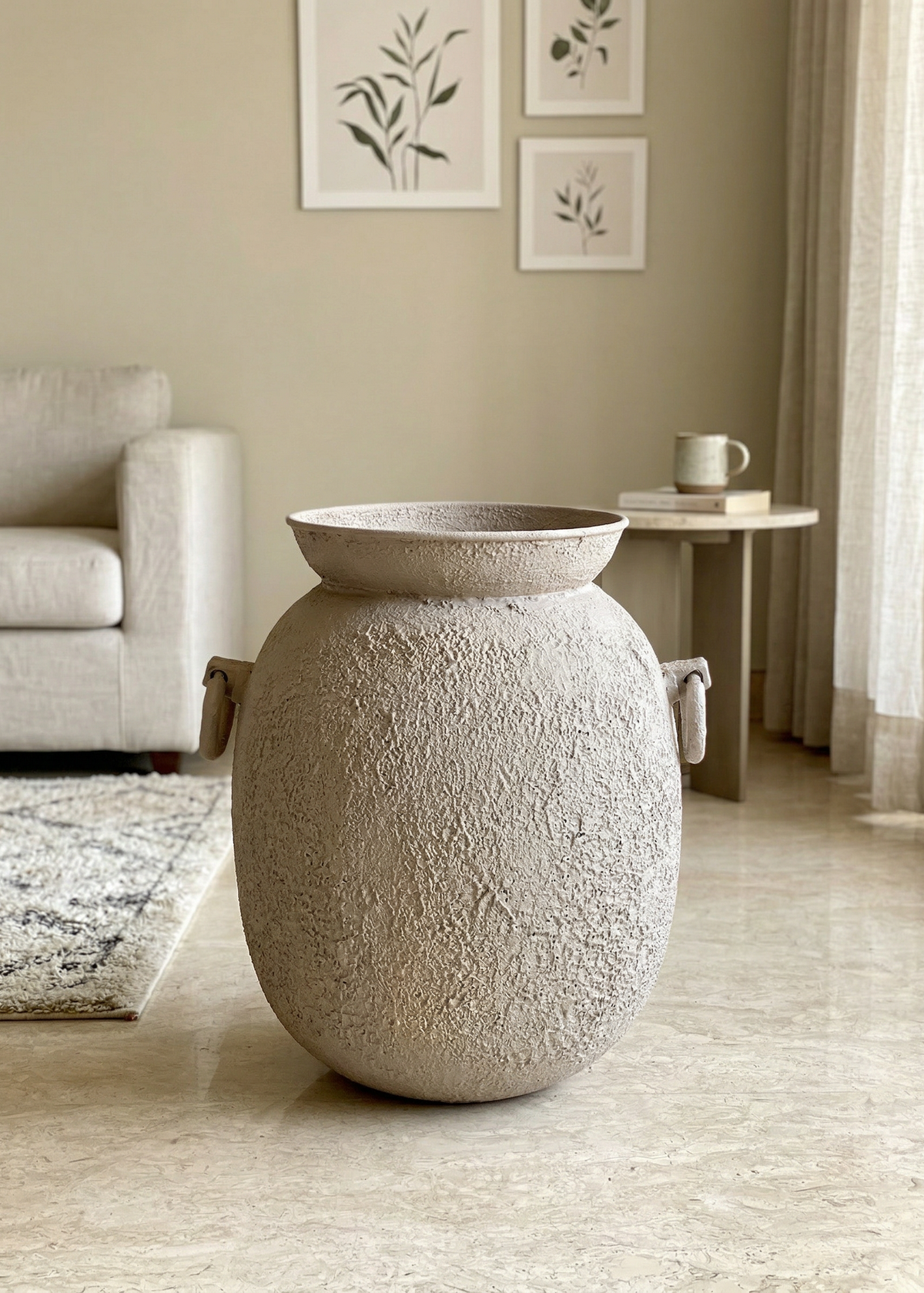 Claystone Urna Planter