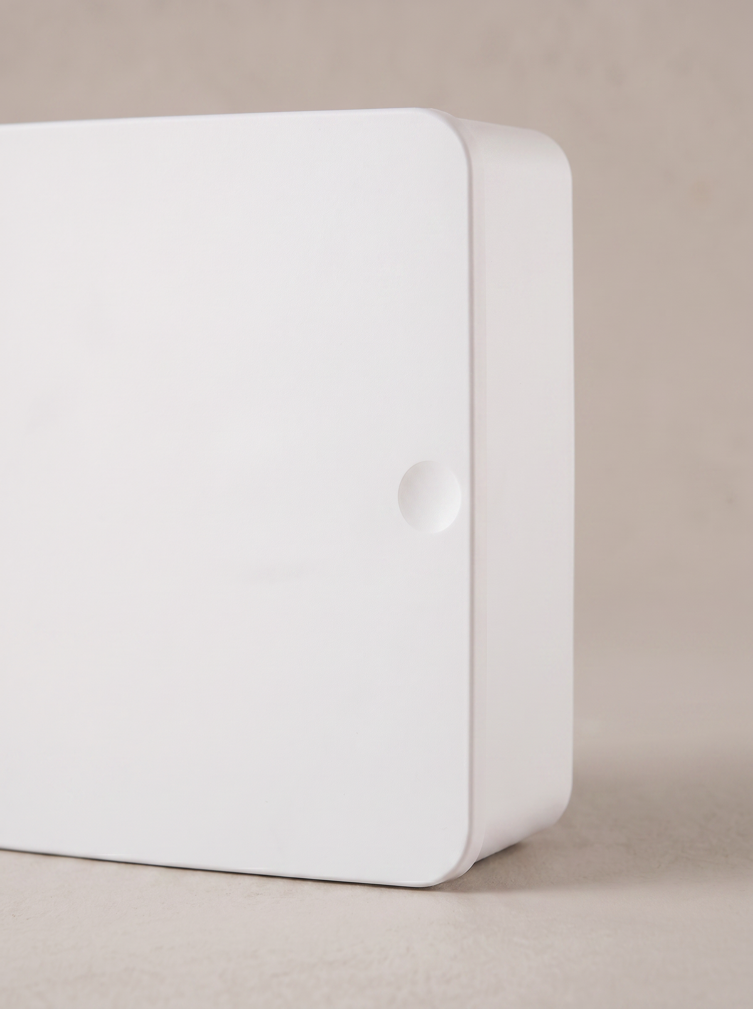 Closed Key Rack - White
