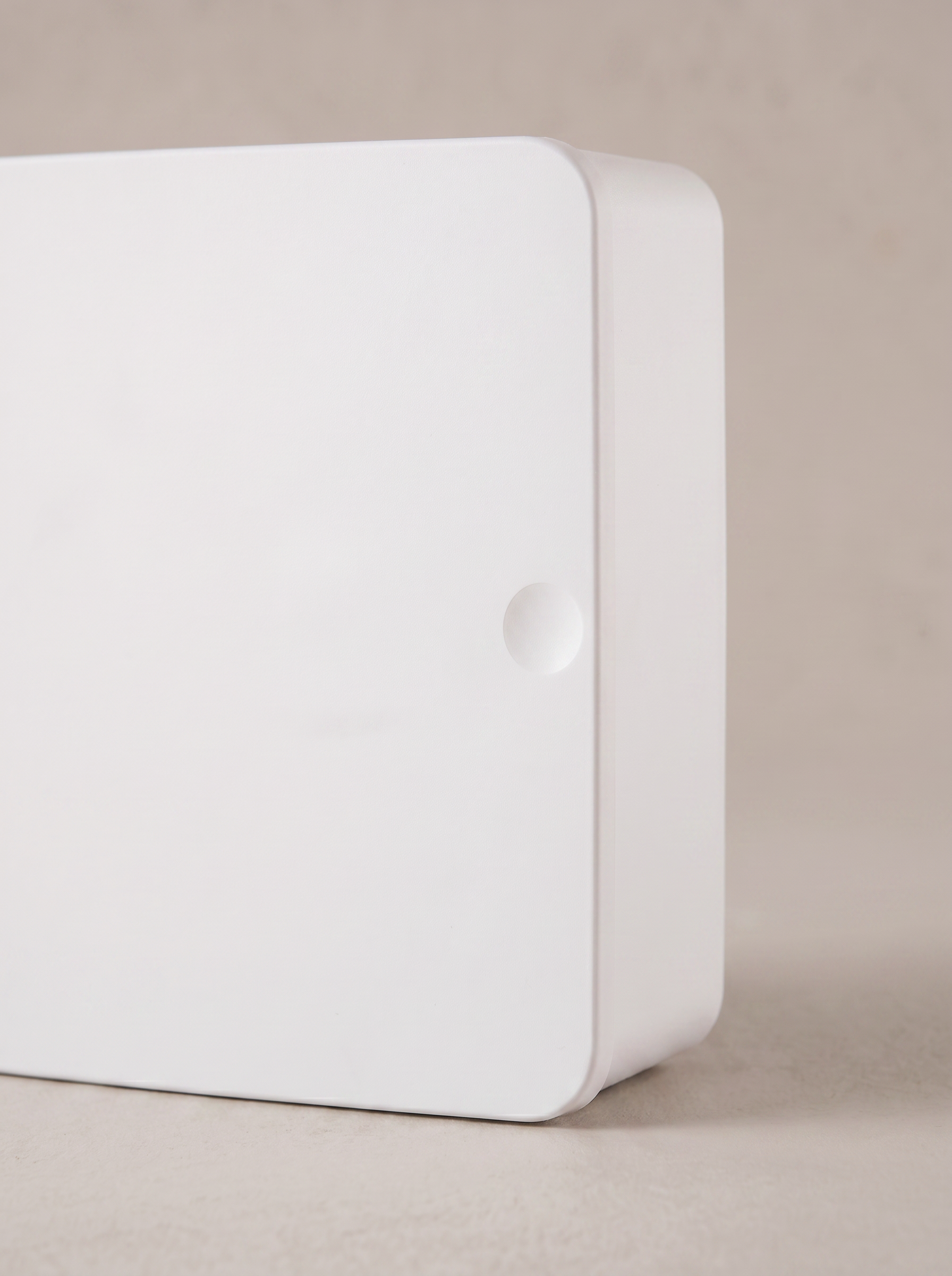 Closed Key Rack - White