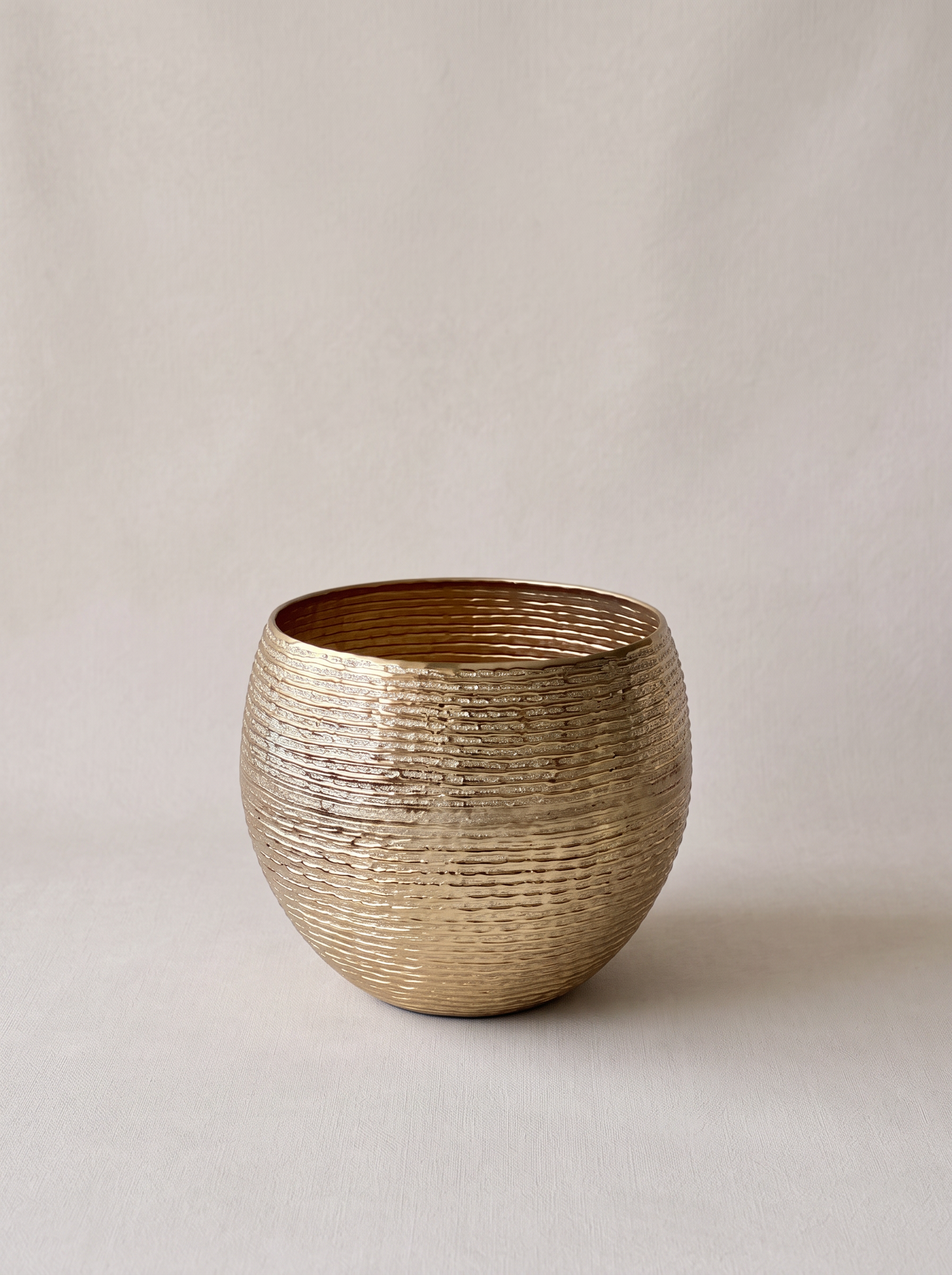 Halo Gold Ring Round Planters