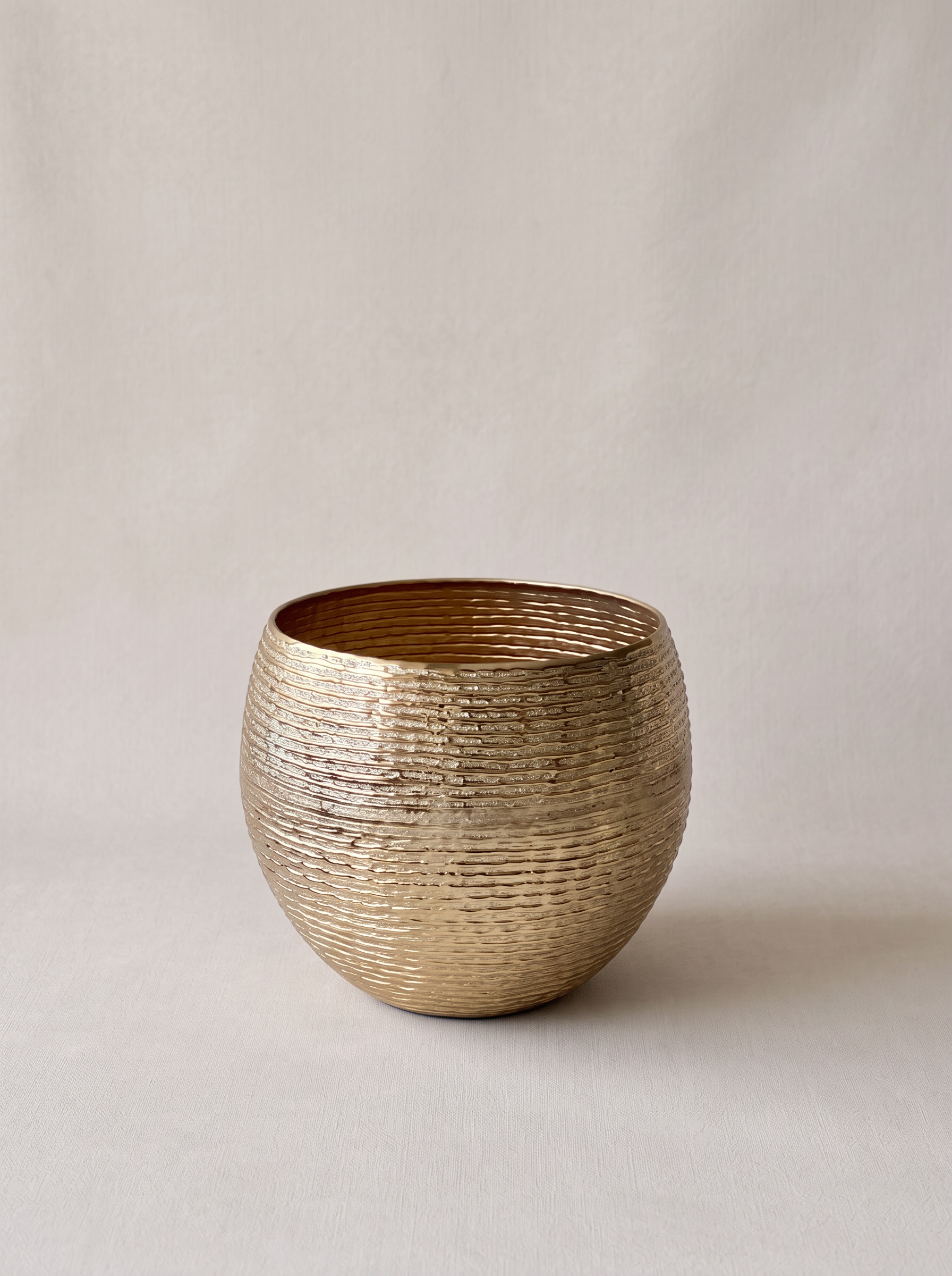 Halo Gold Ring Round Planters