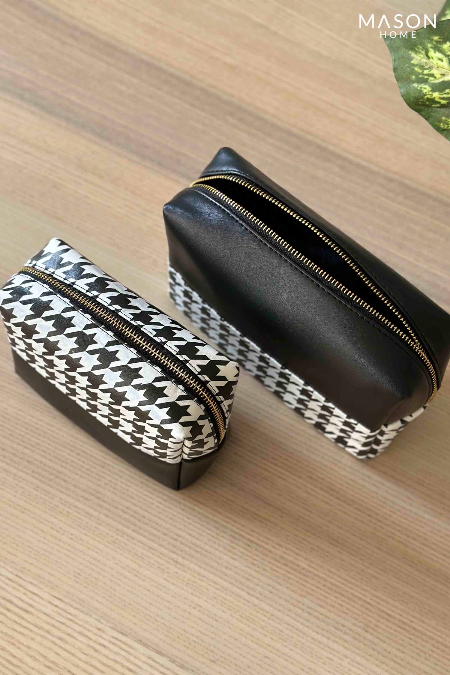 Houndstooth Travel Pouch - Set Of 2