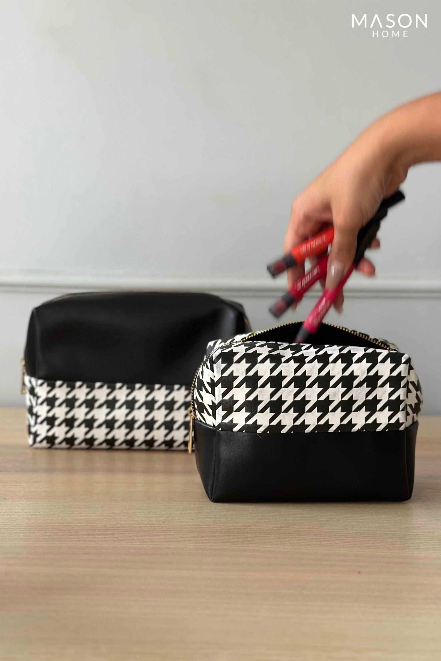 Houndstooth Travel Pouch - Set Of 2