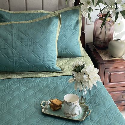 Gizmo Turquoise Lime Green Bedspread