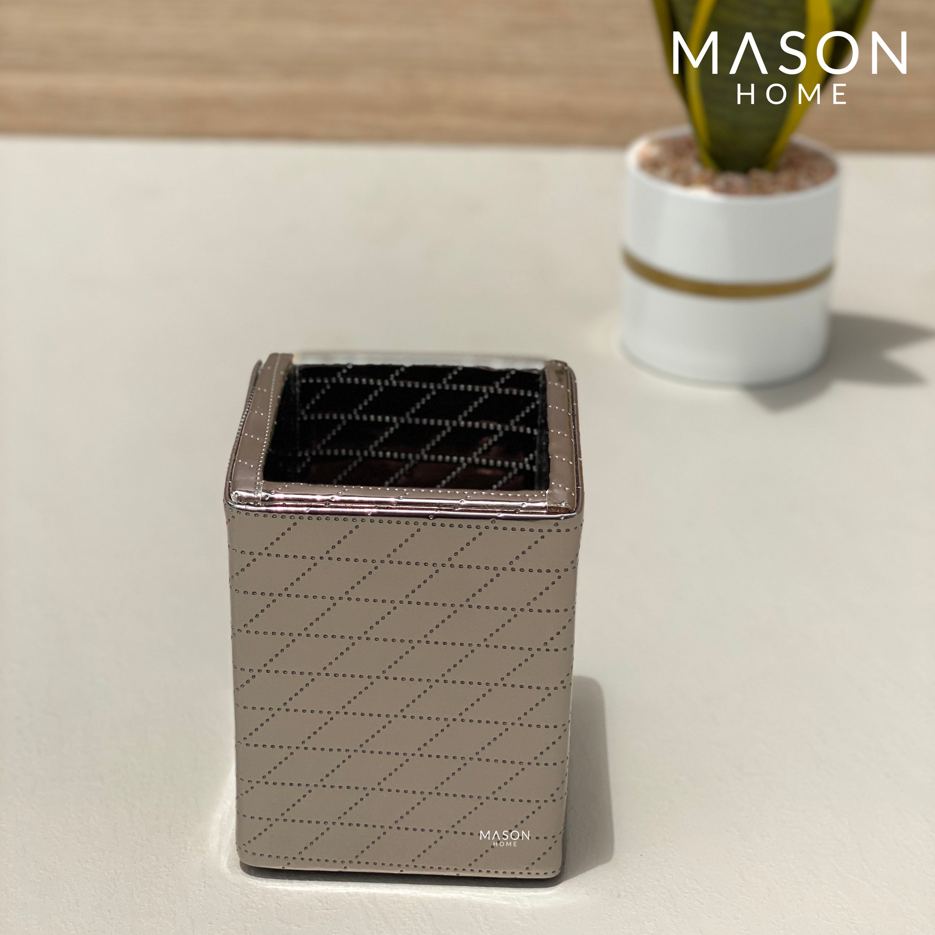 GROOMING STAND - Mason Home by Amarsons - Lifestyle &amp; Decor