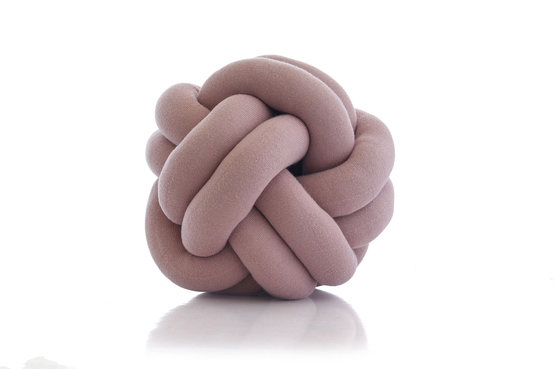 Nodo - Combed Cotton Knitted Knot Pillow (Pink)
