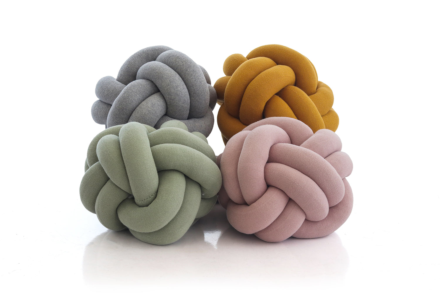 Nodo - Combed Cotton Knitted Knot Pillow (Pink)