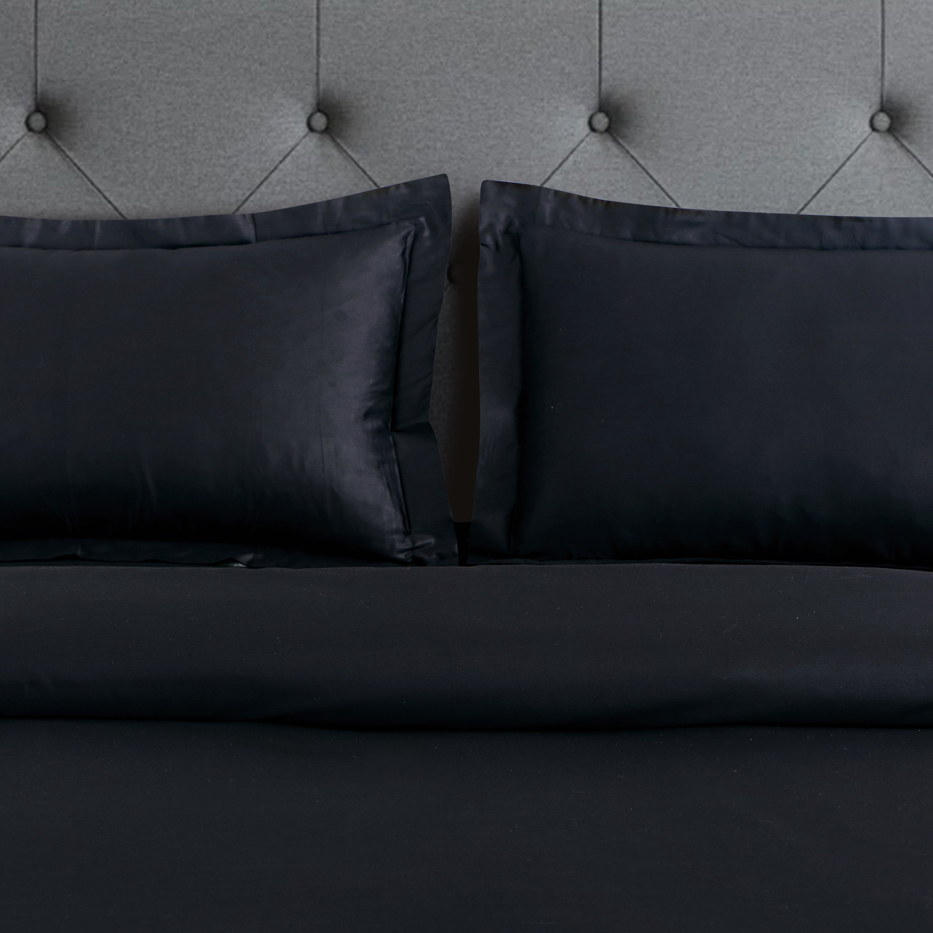 Vibrant Solid Black Bedsheet