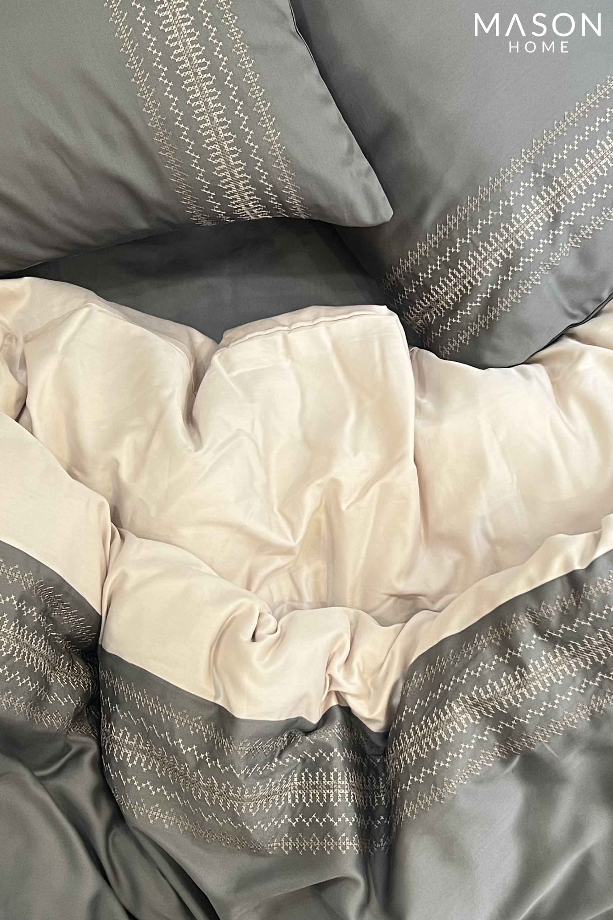 Pristine Elephant Grey Buff Dreams Duvet Cover Set With Bedsheet