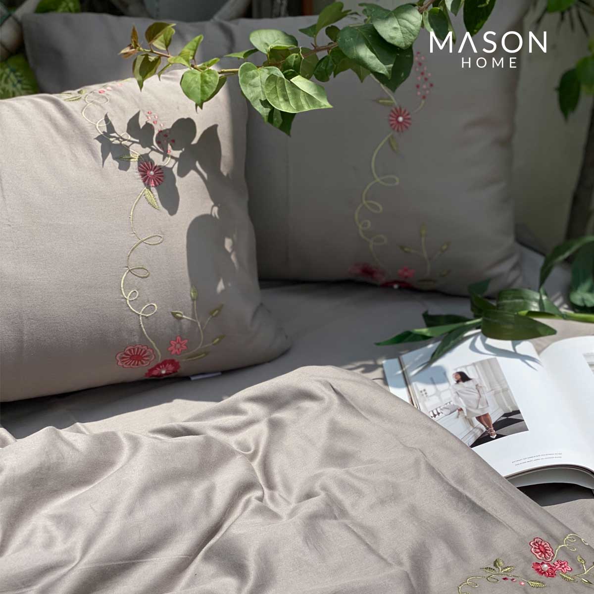 Wild Florals Olive Grey Duvet Set With Bedsheet